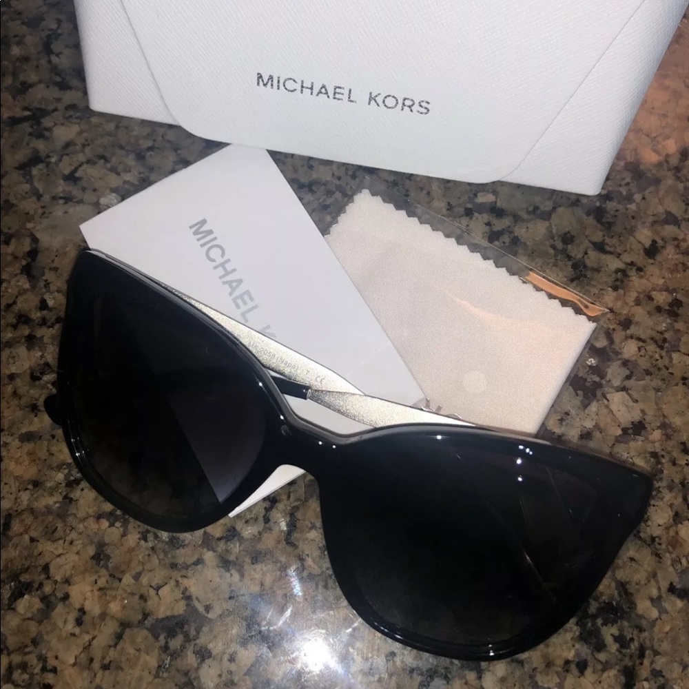 AUTHENTIC MICHAEL KORS SUNGLASSES